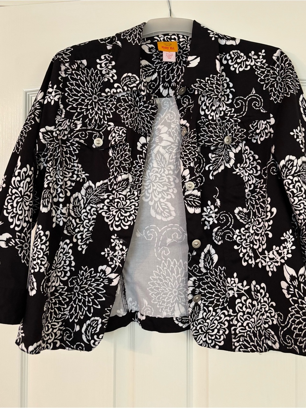 Ruby Red women’s light cropped jacket, black and white, size L